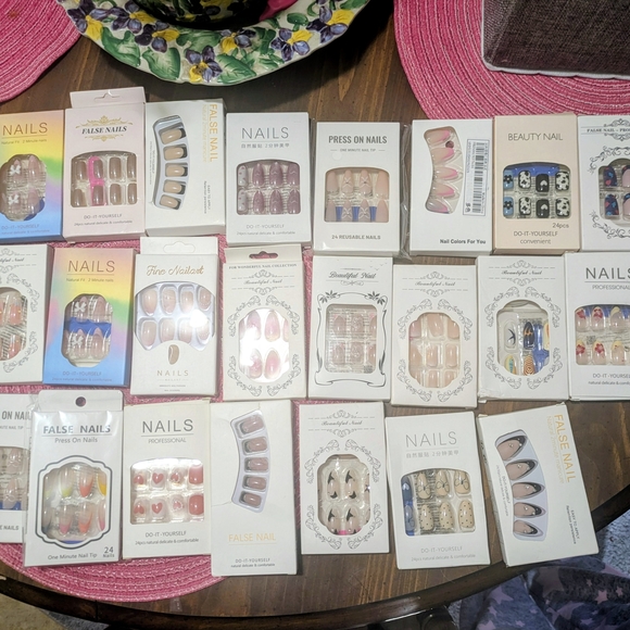 unbranded Other - Assorted Press-On Nail 28 Sets